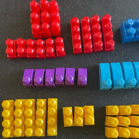 Mega Bloks First Builders Big Building set with 80+ big colorful building blocks - Picture 9 of 11